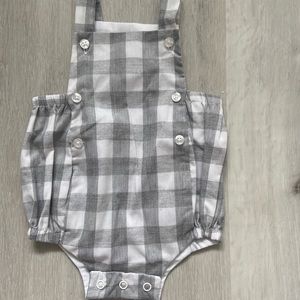 3M Mud Pie gray check bubble NWOT